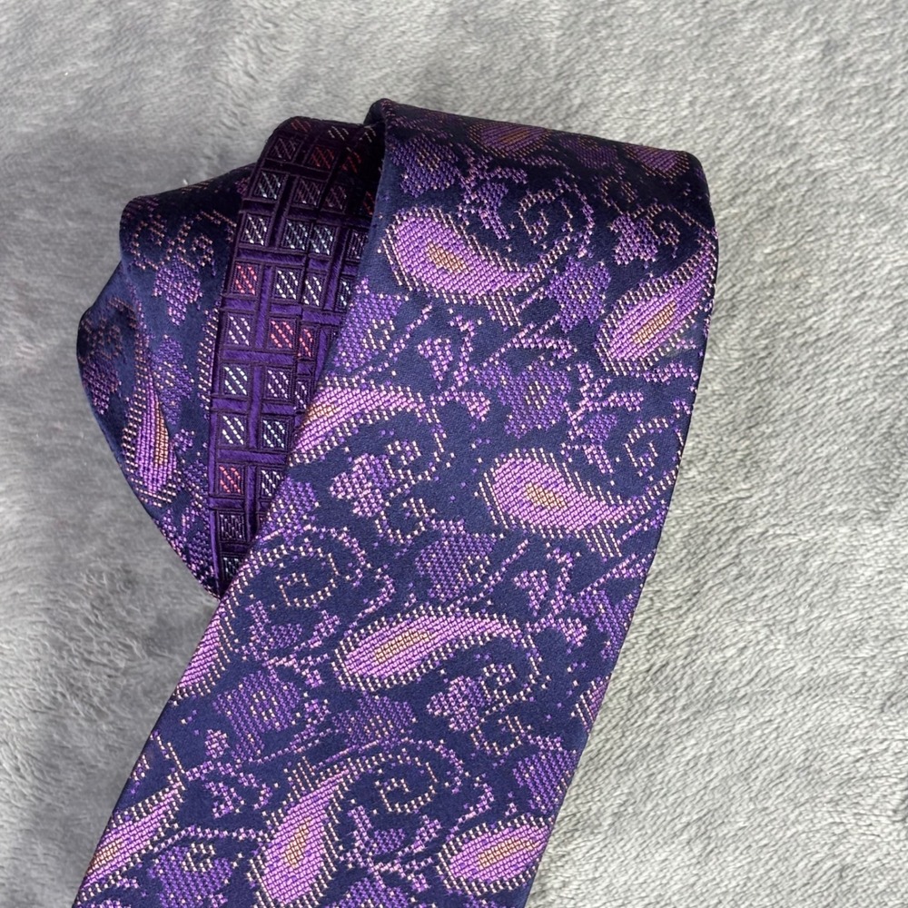 Robert Graham Necktie Mens OS Purple Paisley Silk Knowledge Wisdom Truth USA